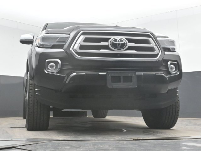 Used 2022 Toyota Tacoma Limited AWD/4WD image 44