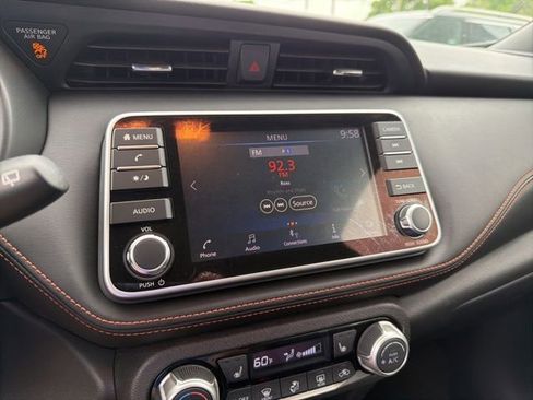 Used 2019 Nissan Kicks SR w/ SR Premium Package FWD image 16