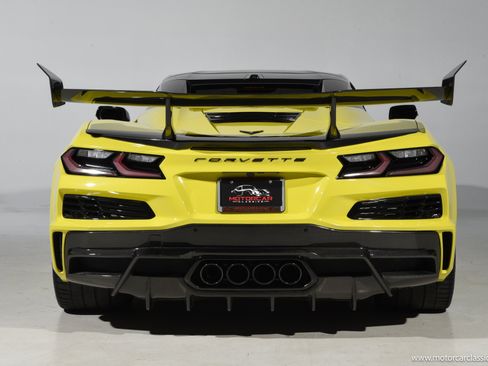 Used 2024 Chevrolet Corvette Z06 RWD image 8
