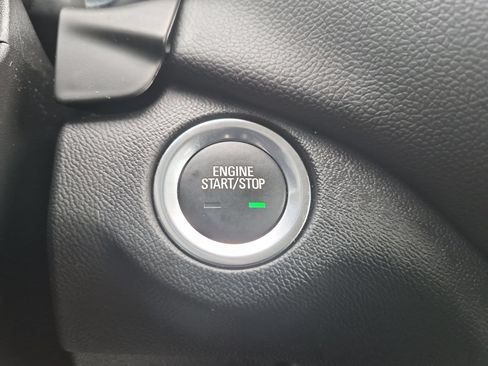 Used 2024 Chevrolet Equinox LT FWD image 16