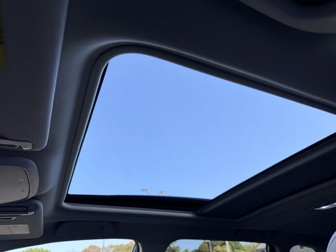 Used 2022 Subaru Forester Premium image 23