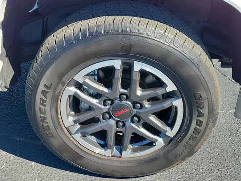 Used 2024 Toyota Tacoma TRD Sport w/ TRD Sport Upgrade Package image 8