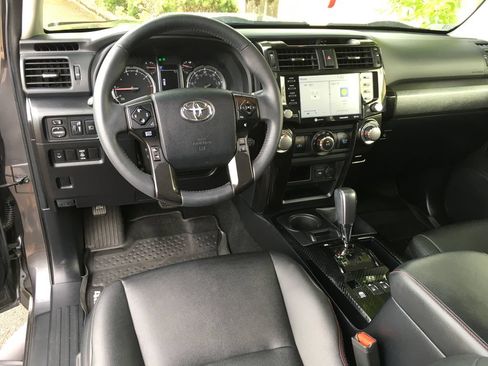 Used 2020 Toyota 4Runner Venture w/ Moonroof Package AWD/4WD image 23