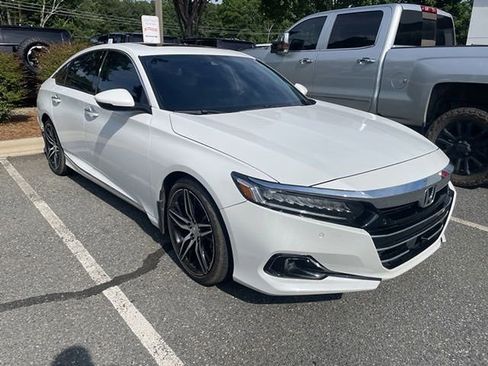 Used 2022 Honda Accord Touring image 4