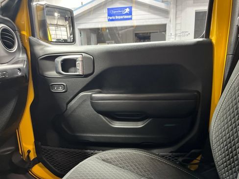 Used 2021 Jeep Wrangler Unlimited Sport AWD/4WD image 19