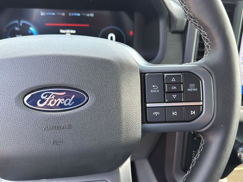 Used 2025 Ford F150 Lightning XLT AWD/4WD image 22