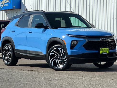 Used 2024 Chevrolet TrailBlazer RS w/ Driver Confidence Package image 2