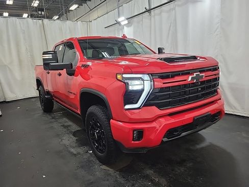 Used 2024 Chevrolet Silverado 2500 LTZ w/ LTZ Plus Package AWD/4WD image 4