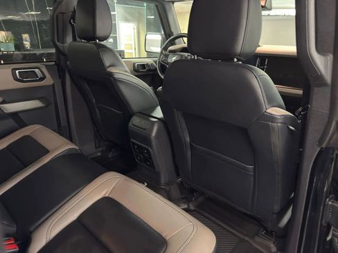 Used 2023 Ford Bronco Wildtrak AWD/4WD image 17