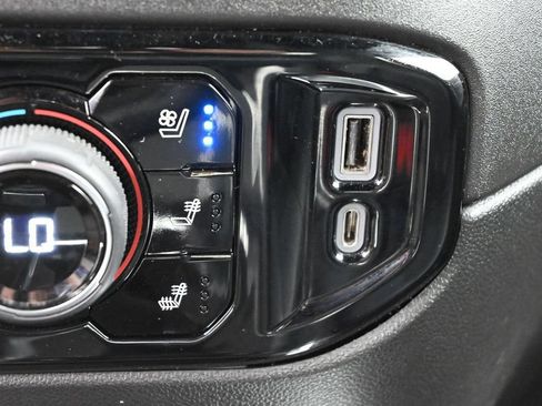 Used 2023 Chevrolet Silverado 1500 High Country AWD/4WD image 12