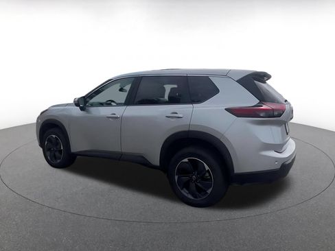 Used 2025 Nissan Rogue SV FWD image 10