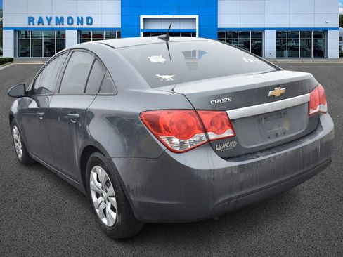 Used 2013 Chevrolet Cruze LS image 5