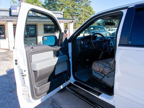 Used 2013 Ford F150 XLT w/ Mid Equipment Group image 10