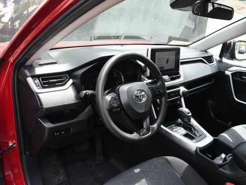 Certified 2025 Toyota RAV4 XLE AWD/4WD image 14