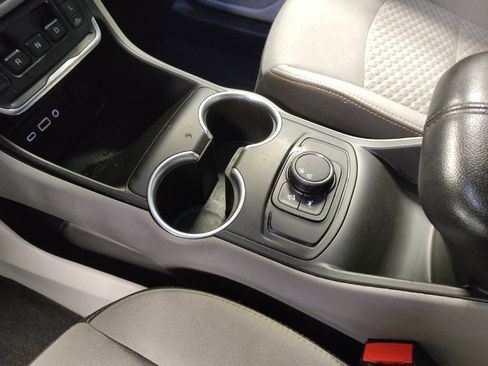 Used 2020 GMC Terrain SLE FWD image 26