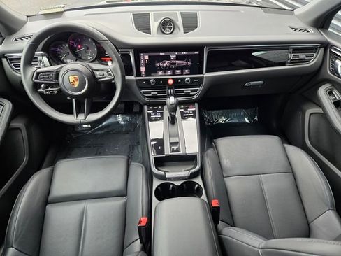 Used 2025 Porsche Macan image 13