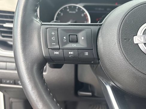 Used 2023 Nissan Rogue SV w/ SV Premium B Package FWD image 13