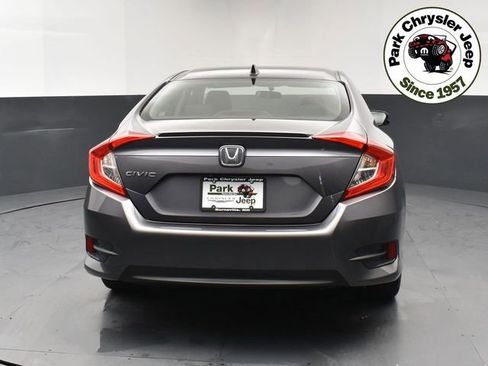 Used 2018 Honda Civic EX-T image 5