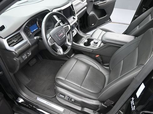 Used 2023 GMC Acadia SLT image 9