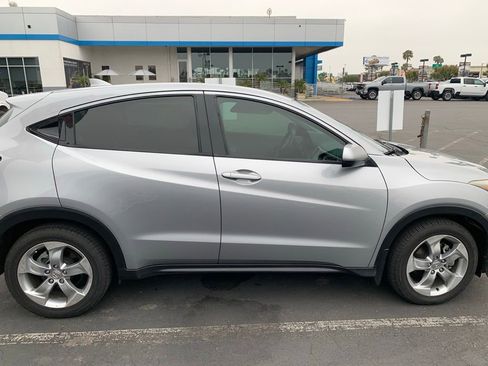 Used 2017 Honda HR-V LX image 5