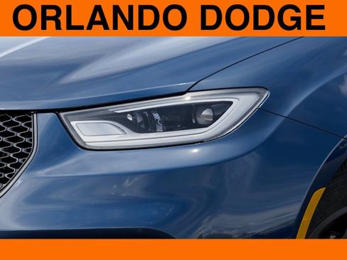 New 2025 Chrysler Pacifica Premium image 10