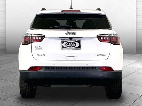 Used 2023 Jeep Compass Latitude AWD/4WD image 3