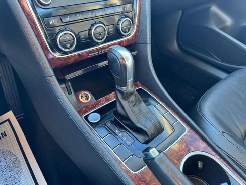 Used 2013 Volkswagen Passat TDI SEL Premium image 14