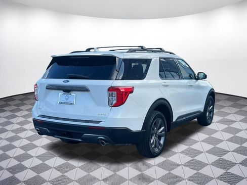 Used 2023 Ford Explorer XLT w/ Equipment Group 202A AWD/4WD image 9