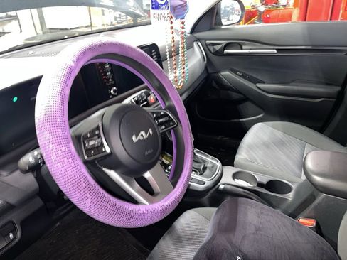 Used 2024 Kia Seltos LX image 3