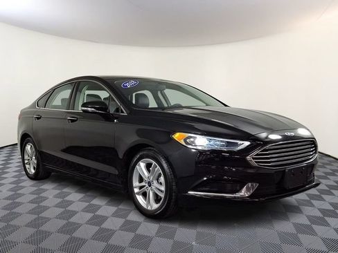 Used 2018 Ford Fusion SE w/ Fusion SE Technology Package FWD image 1