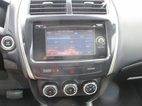 Used 2014 Mitsubishi Outlander Sport SE FWD image 17