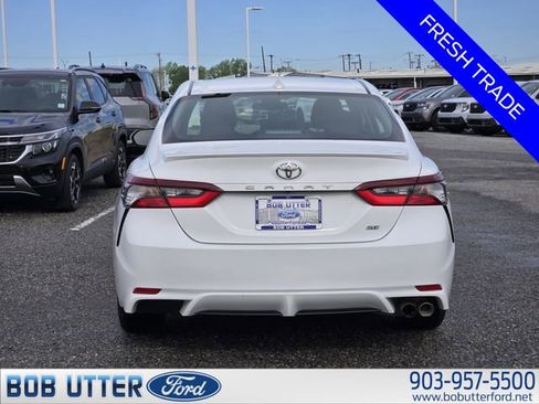 Used 2021 Toyota Camry SE image 6