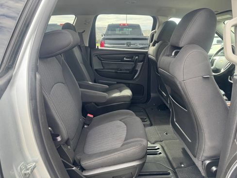 Used 2014 Chevrolet Traverse LT image 5