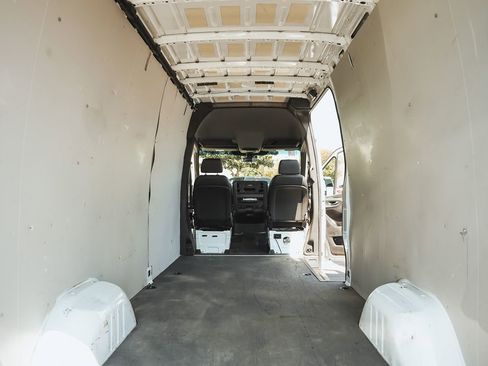 Used 2020 Mercedes-Benz Sprinter 2500 image 10