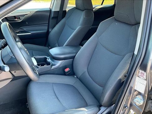 Used 2025 Toyota RAV4 LE AWD/4WD image 24