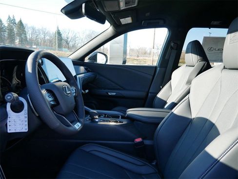 New 2026 Lexus TX 500h AWD image 8