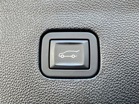 Used 2019 Buick Enclave Avenir w/ Avenir Technology Package image 6