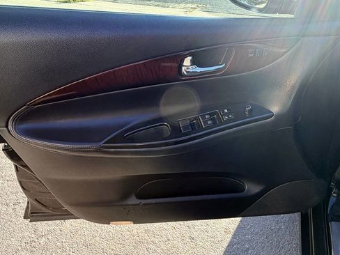 Used 2012 INFINITI EX35 Journey w/ Premium Pkg image 28
