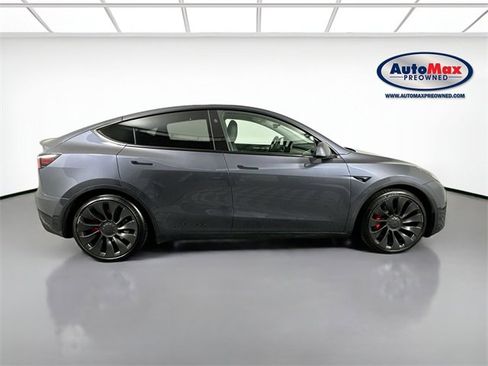 Used 2023 Tesla Model Y Performance image 10