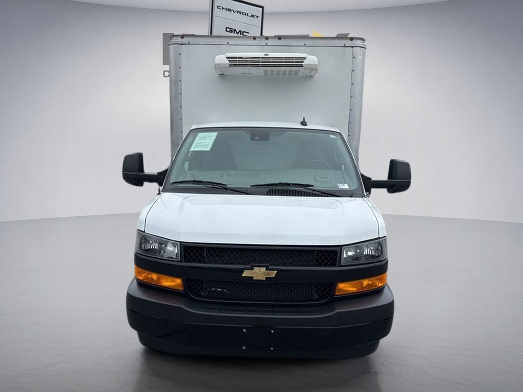 Used 2024 Chevrolet Express 3500 w/ Power Convenience Package RWD image 9