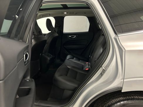 Used 2023 Volvo XC60 B5 Plus image 26