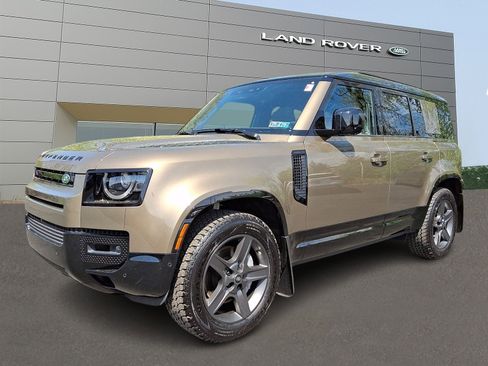 Used 2025 Land Rover Defender 110 X-Dynamic SE AWD/4WD image 1
