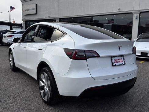 Used 2021 Tesla Model Y Long Range image 6