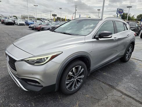 Used 2018 INFINITI QX30 Premium w/ Navigation Package image 7