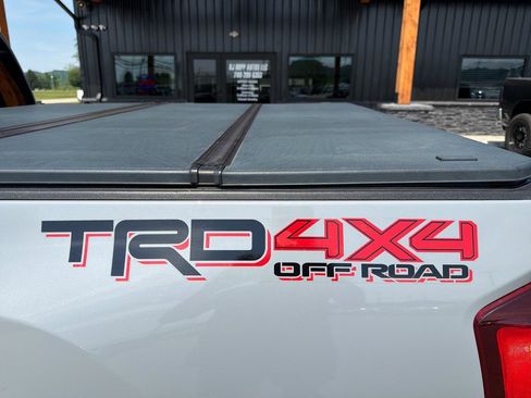 Used 2019 Toyota Tacoma TRD Off-Road AWD/4WD image 20
