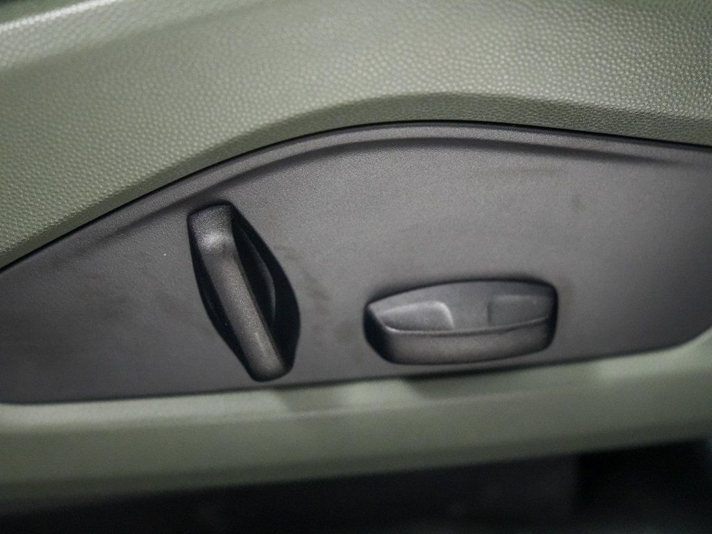 Certified 2024 Porsche Macan 4 Electric AWD/4WD image 33