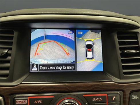 Used 2020 Nissan Pathfinder Platinum image 11