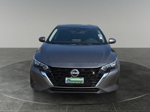 Used 2024 Nissan Sentra SV FWD image 2