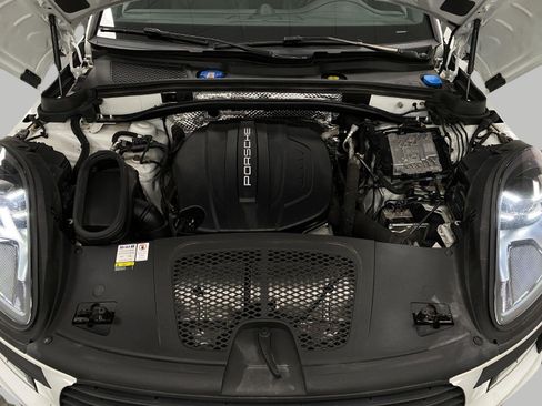 Used 2021 Porsche Macan AWD/4WD image 13