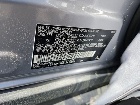 Used 2021 Toyota RAV4 XLE Premium AWD/4WD image 7